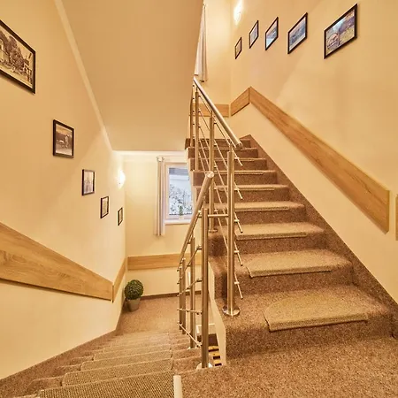 Ruth Guest house 3*